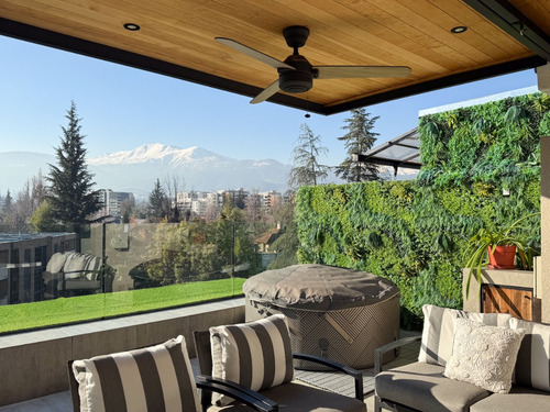 Increíble Townhouse De 3 Pisos En Lo Barnechea Con Azotea