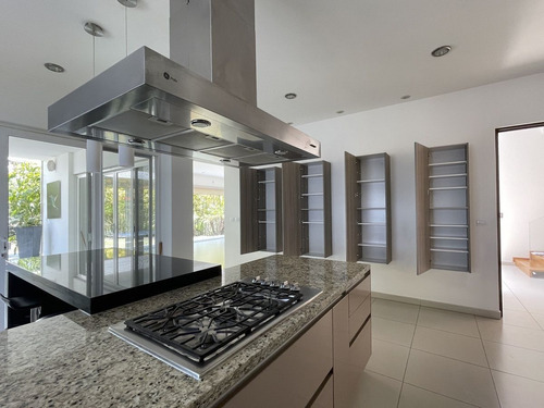 Residencia De Lujo En Venta Villas Regency Jurica
