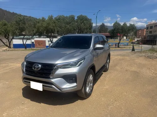 Toyota Fortuner Srv