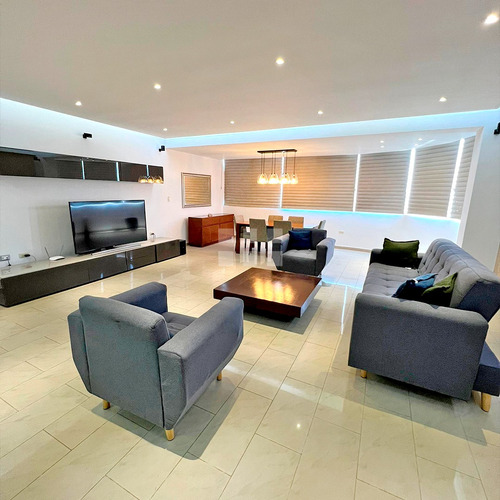 Apartamento De Lujo Con Vista Al Mar En El Conjunto Residencial Karla Valentina