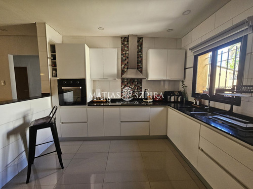 Excelente Vivienda Reciclada. Oportunidad Inversores.