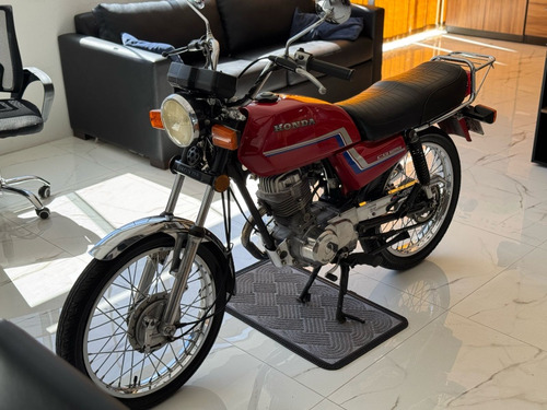 Vendo Linda Cg 83,placa Preta.moto Com Certificado De 92%de