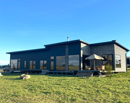 Casa En Venta De 7 Dorm. En Puerto Varas