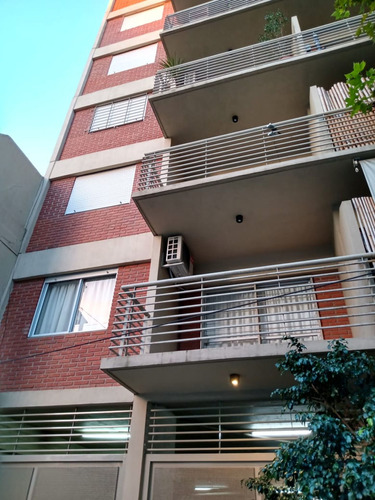 Departamento En Venta En Baradero 56, Floresta 