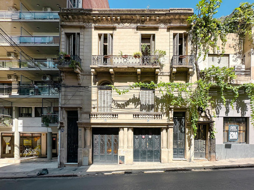 Casa En Planta Alta Con 4 Dormitorios, Cochera Y Terraza En Zona Monumento