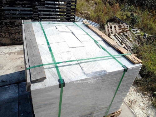 Imagem 1 de 4 de Venda De Pedra Serrada, Branca E Amarela