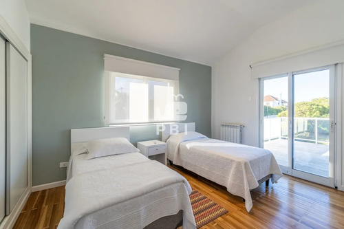 Casa Modernizada 5 Dormitorios En El Corazón De La Península - Ref : Pbi15014