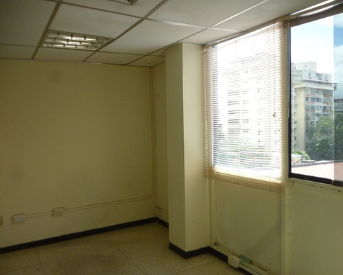 Imagen 13 de 17 de Rr Alquiler Oficina En La Campiña. Consta De 68m2,