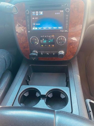 Imagen 6 de 9 de Chevrolet Suburban 5.3 Piel Aa Dvd 2da. Cubo At 2013
