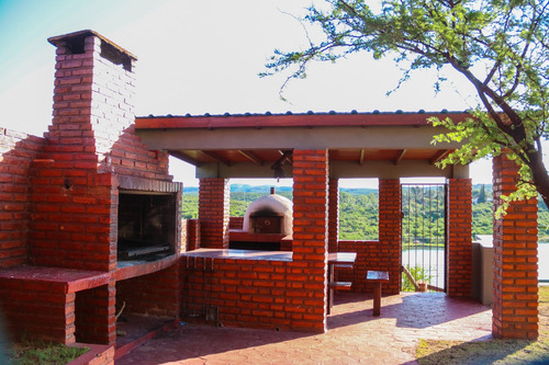 Cabaña Frente Al Lago
