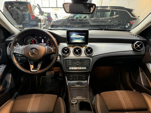 Mercedes-Benz Classe GLA 1.6 Advance Turbo Flex 5p