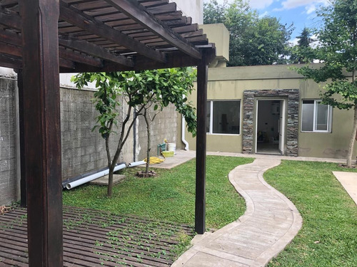 Imagen 12 de 15 de Venta Casa 6 Amb En Parque Leloir. Apto Profesional