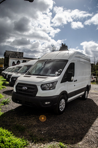 Imagen 8 de 19 de Ford Transit 2.2 Furgon Medio 0km