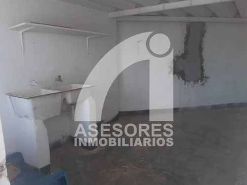 Imagen 10 de 11 de Casa En Venta En Judibana. Buena Inversión