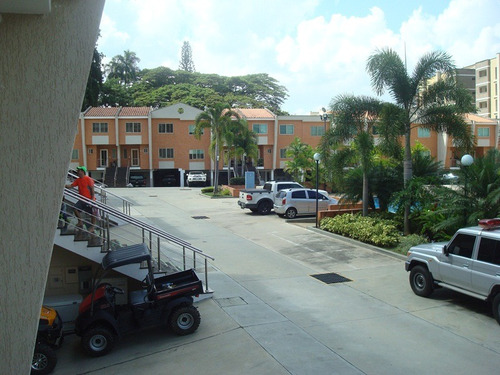 Imagen 24 de 29 de Ligia Guardia Vende Hermoso Town House En Res. Doral Park El Trigal Norte