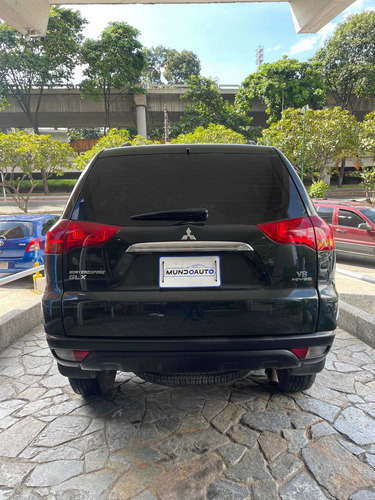 Imagen 5 de 11 de Mitsubishi Montero Sport Glx