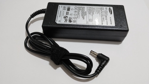 Cargador Samsung 19 V 4.74 A  90 W 040689                  