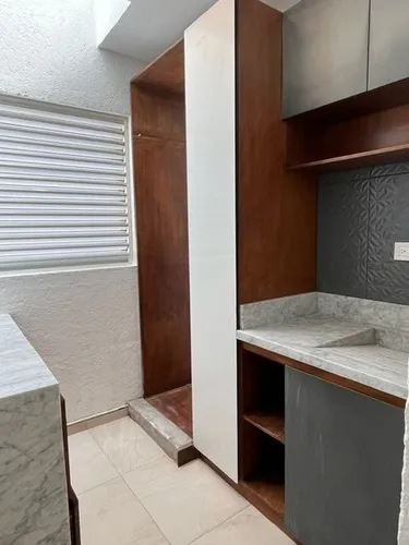 Casa En Venta En Real Del Bosque, Sótano, 4 Recámaras, 4.5 Baños, Equipada, Lujo