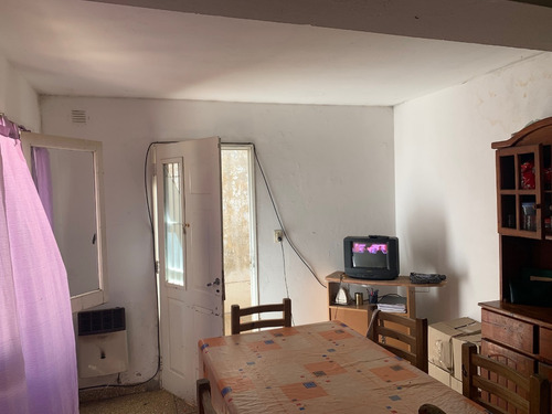 Cómoda Casa En Junín, Frente Boulevard Av. Libertad,