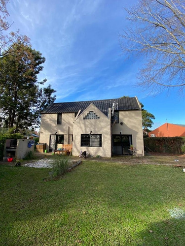 Imagen 6 de 21 de Excelente Casa En Barrio Las Lomadas