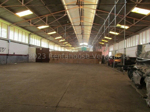 Alquiler Galpón Las Clavellinas Guarenas Mls # 23-21933