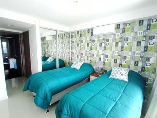Departamento, 2 Dormitorios Dep, Con Parrillero Y Vista - Playa Brava
