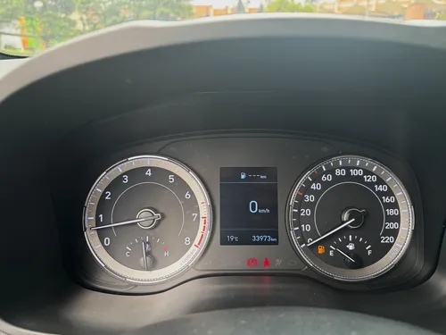 Hyundai Venue Premium Mt 1600cc 4x2 6ab Abs R15