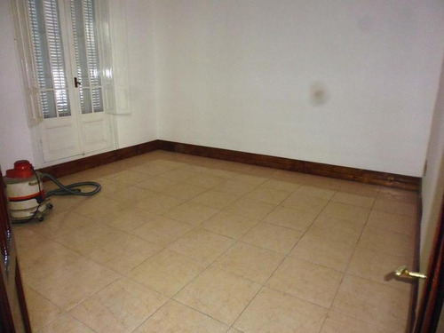 Venta De Casa 4 Dormitorios En Cordón, Excelente Reciclaje!!