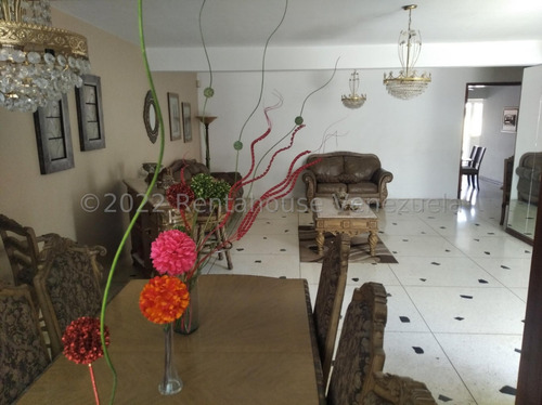 José Trivero Vende Vende Espectacular Quinta Con Acabados De Lujo. Cuenta Con Parrillera Y Balcon