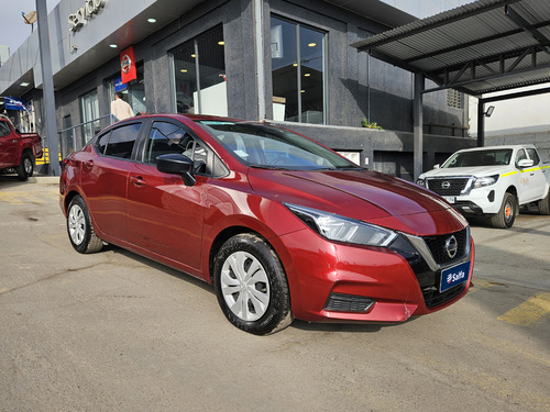 Nissan Versa 1.6 SENSE 4X2 RADIO TOUCH MT 4P