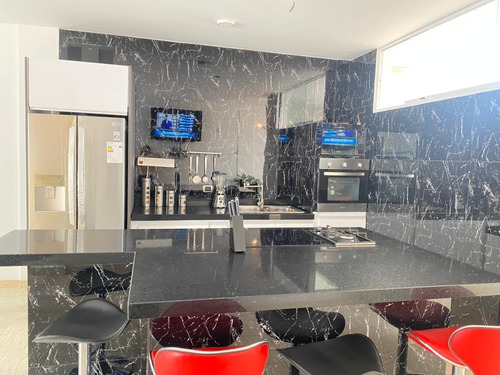 Imagen 3 de 20 de En Venta Casa Moderna En Los Cedros De La Castellana