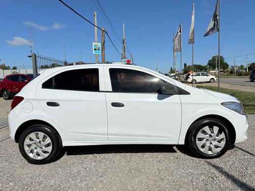 Chevrolet Onix 1.4 Effect