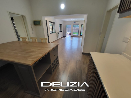 Venta De Casa En Parque Leloir