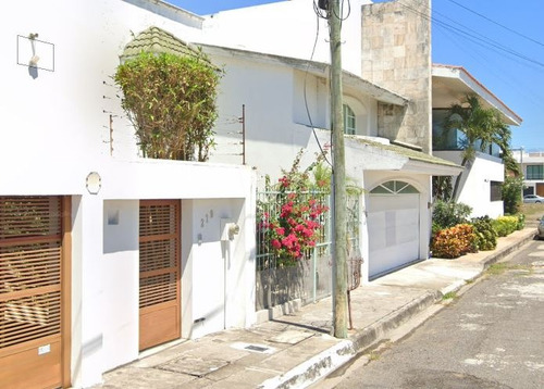 Sk16 - Casa En Remate Bancario En C. Sardina, Costa Dorada, Veracruz (65% Debajo Del Valor Comercial Solo Recurso Propio De Contado)