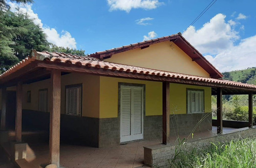 Chácara Muito Próximo Da Cidade De Aiuruoca , Com 30.000 Metros Quadrados, Casa Boa , Água,luz, Pasto. Chácara 1klm Do Centro De Aiuruoca , Com Casa Muito Boa . - 914