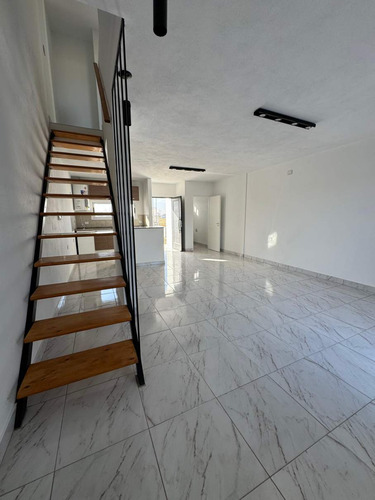 Excelente Duplex De 2 Habitaciones En Venta - Cuesta De Manantiales