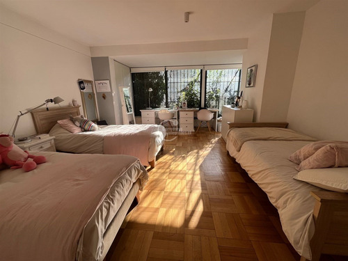 Departamento En Venta De 2 Dorm. Con Jardin A Pasos Del Vma