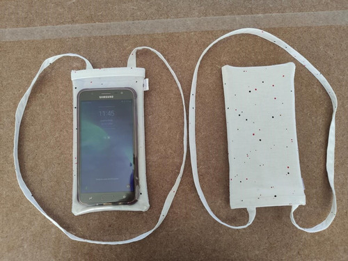 Imagem 5 de 7 de Capinha Porta Celular Visor Touch E Alça Pescoço Com Fecho