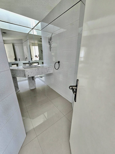 Vendo Casa Minimalista De Holgada Amplitud Colindando A Reserva Ecologica