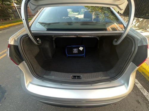 Imagen 9 de 14 de Ford Fiesta 1.6 Se Titanium