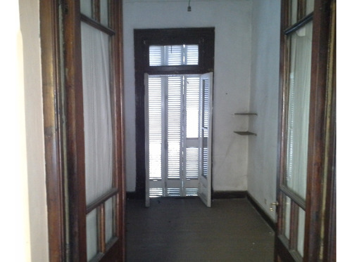 Casa En Venta En Dos Plantas A Refaccionar Oportunidad