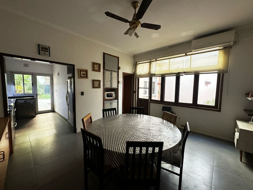 Venta| Casa De 6 Amb Desarrollada En Dos Plantas C/patio, Jardín C/parrilla Y Gran Terraza|saavedra
