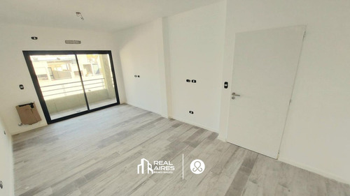 Departamento Ph En Venta En Capital Federal, Buenos Aires, Argentina