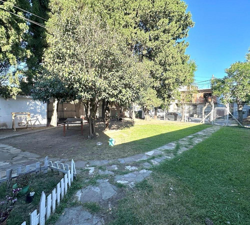 Casa Quinta Con Lote 4 Ambientes Con Amplio Parque Ezpeleta