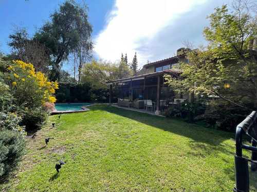 Colegio: Newland, Los Alerces Y Lincoln (71878)