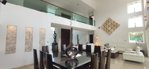 Hermosa Residencia Con Acabados De Lujo