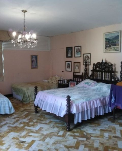 Imagen 8 de 12 de Espaciosa Casa En Colinas De Bello Monte