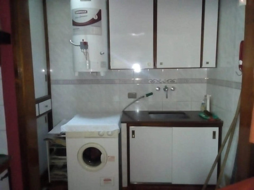 Casa En Venta - 2 Dormitorios 1 Baño - Cochera - 84,75mts2 - Morón