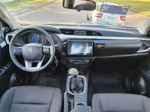Imagen 11 de 12 de Toyota Hilux 2016 2.7 Cd Srv Vvti 4x2 - A3