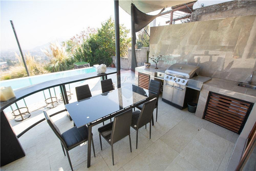 Imagen 5 de 30 de Casa De Diseño Único En Quinchamalí!!